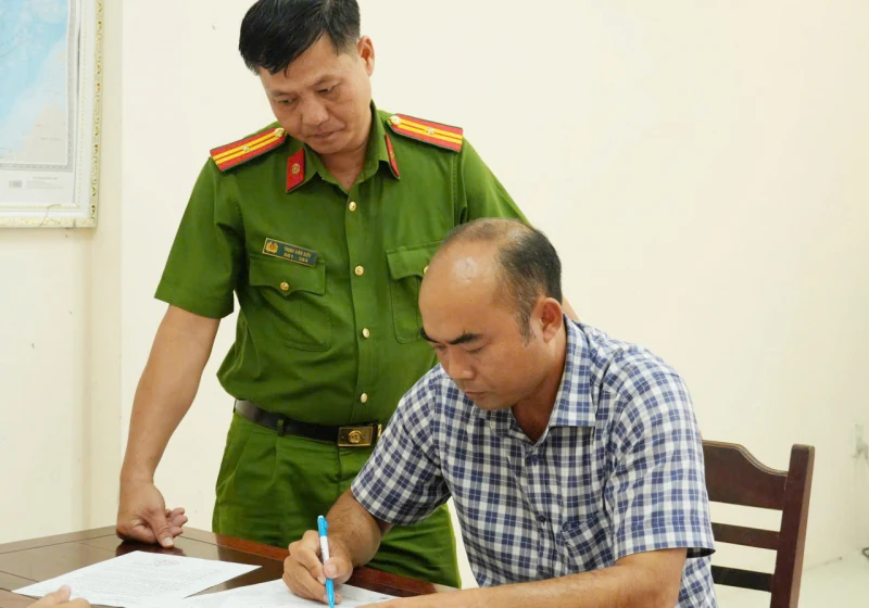 Cần tiền trả nợ và tiêu xài cá nhân, mạo danh sĩ quan Quân đội để lừa đảo Cần tiền trả nợ và tiêu xài cá nhân, mạo danh sĩ quan Quân đội để lừa đảo