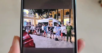 Cảnh báo thủ đoạn mua bán người núp bóng tuyển nhân viên quán karaoke