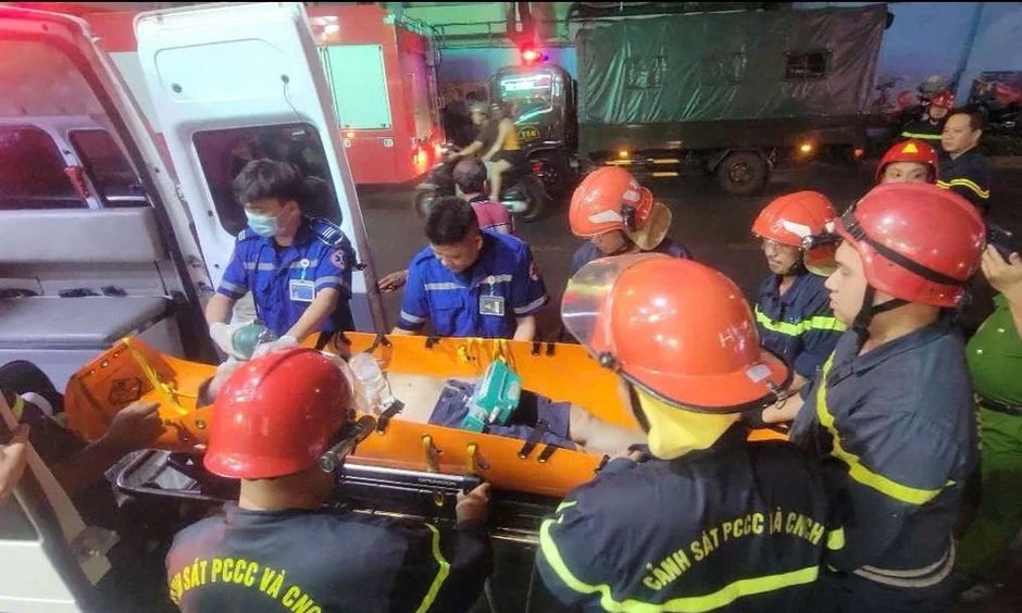 Cảnh sát cứu cụ ông 70 tuổi hôn mê tại nhà riêng Cảnh sát cứu cụ ông 70 tuổi hôn mê tại nhà riêng