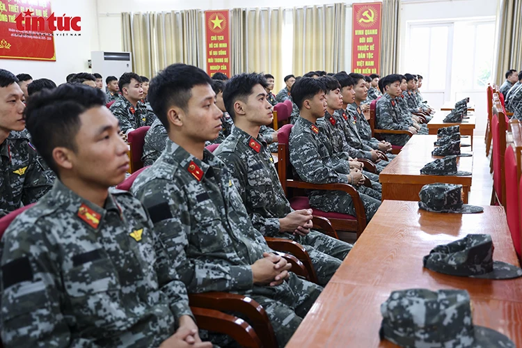 Cảnh sát đặc nhiệm sẵn sàng bảo đảm an ninh cho cuộc bầu cử Quốc hội khóa XVI Cảnh sát đặc nhiệm sẵn sàng bảo đảm an ninh cho cuộc bầu cử Quốc hội khóa XVI