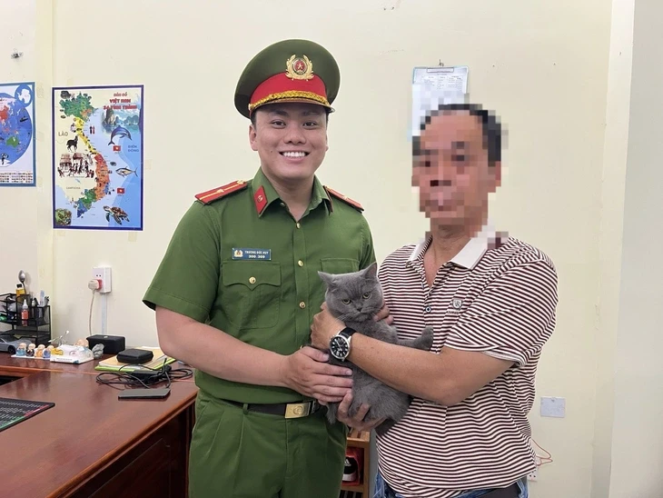 Cảnh sát hình sự bắt 3 người trộm chó bandog và mèo lông xám ở TP.HCM Cảnh sát hình sự bắt 3 người trộm chó bandog và mèo lông xám ở TP.HCM