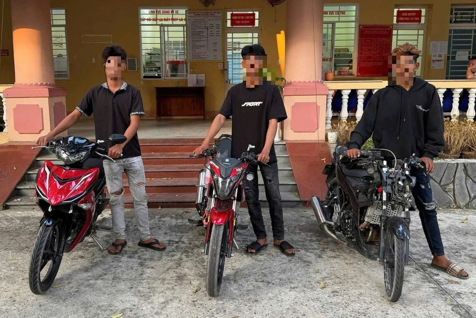 Cảnh sát hóa trang xử lý nhóm quái xế ở Đồng Nai Cảnh sát hóa trang xử lý nhóm quái xế ở Đồng Nai