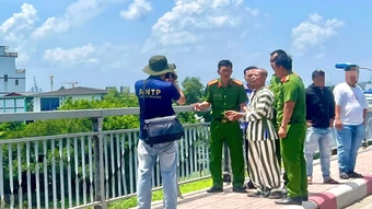 Cảnh sát nhiều ngày tìm vật chứng vụ chồng sát hại vợ, phi tang xuống sông Sài Gòn