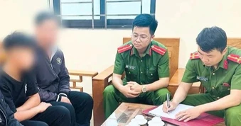 Cảnh sát "giải cứu" hai nam thanh niên bỏ nhà đi tìm việc nhẹ, lương cao