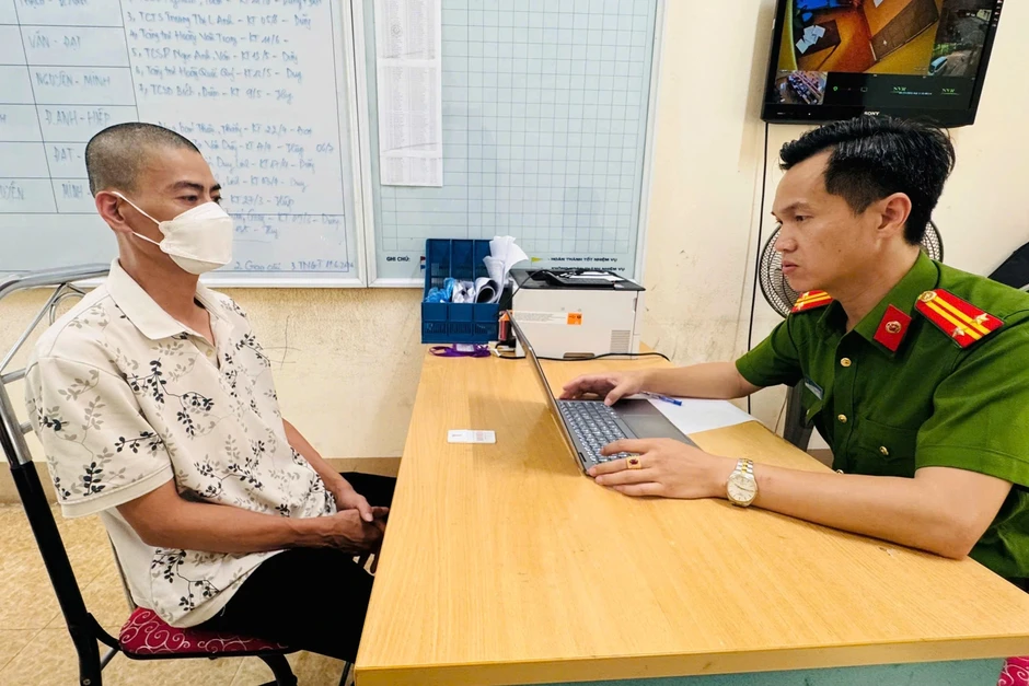 Cảnh sát xét nghiệm ma túy đột xuất với hàng trăm tài xế, phụ xe Cảnh sát xét nghiệm ma túy đột xuất với hàng trăm tài xế, phụ xe