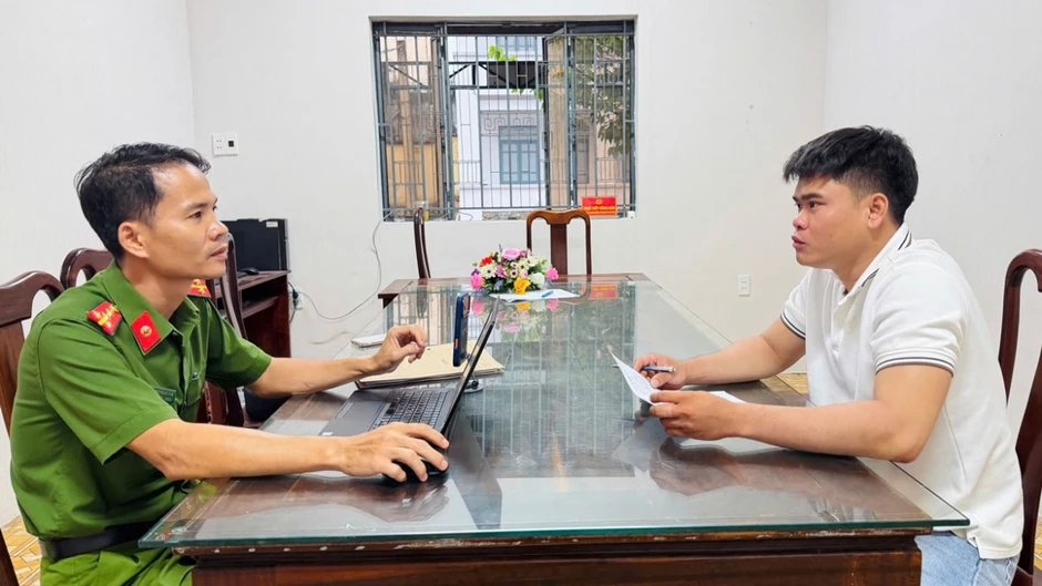Cha dượng đánh đập, bắt bé gái 11 tuổi ở Đồng Nai quỳ đến 1h sáng