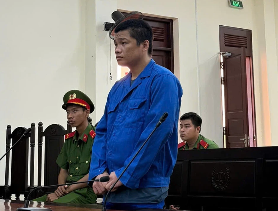 Cha hành hạ con 7 tuổi vì bán vé số không đủ tiền, lĩnh 3 năm tù Cha hành hạ con 7 tuổi vì bán vé số không đủ tiền, lĩnh 3 năm tù