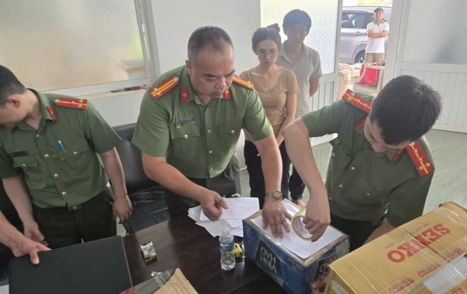 Chặn vụ vận chuyển 84 tấn quặng phóng xạ ra nước ngoài Chặn vụ vận chuyển 84 tấn quặng phóng xạ ra nước ngoài
