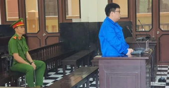 Cháu lừa dì ruột gần 3,6 tỷ đồng bằng chiêu giả danh công an