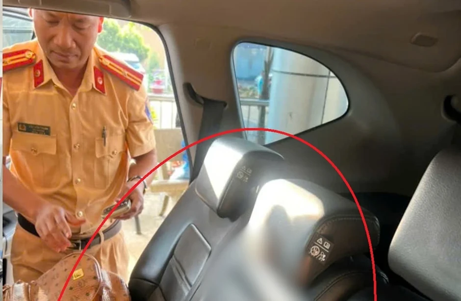Chạy đua với 'giờ vàng', CSGT đưa nữ sinh gặp nạn kịp thời đến bệnh viện
