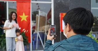 Check-in dịp lễ: Làm sao để chia sẻ khoảnh khắc nhưng không xâm phạm quyền riêng tư?