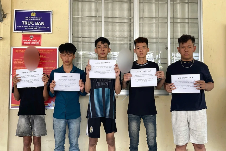 Chém kẻ thù không trúng, quay sang gây thương tích cho người khác Chém kẻ thù không trúng, quay sang gây thương tích cho người khác