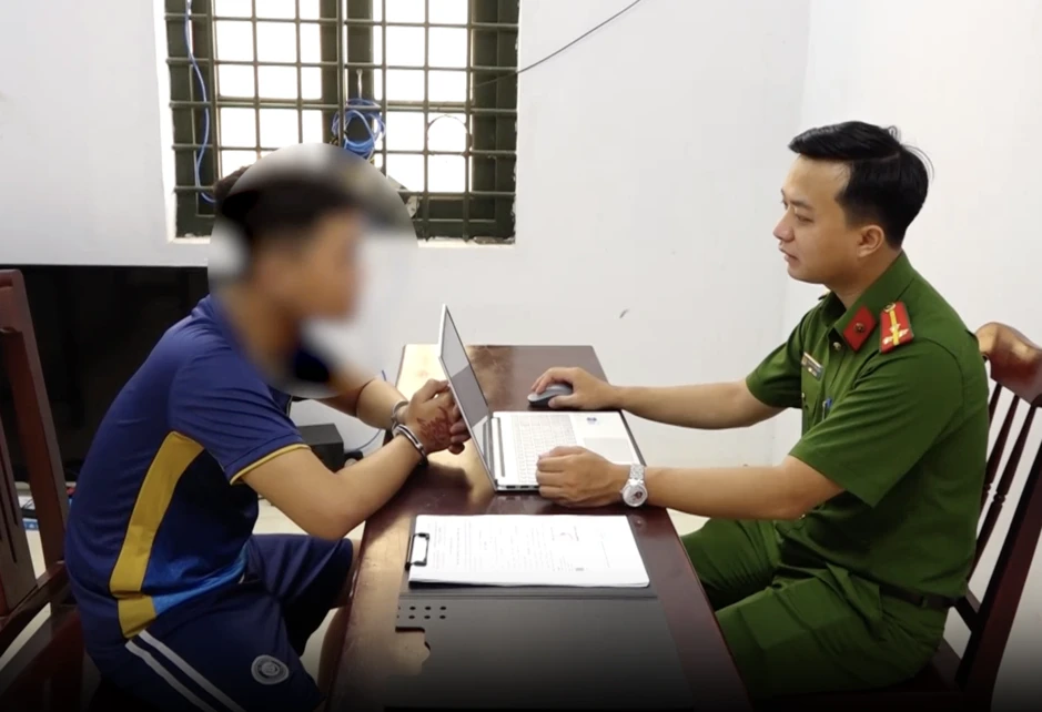 Chém người khác dã man chỉ vì cho rằng bị nhìn đểu Chém người khác dã man chỉ vì cho rằng bị nhìn đểu