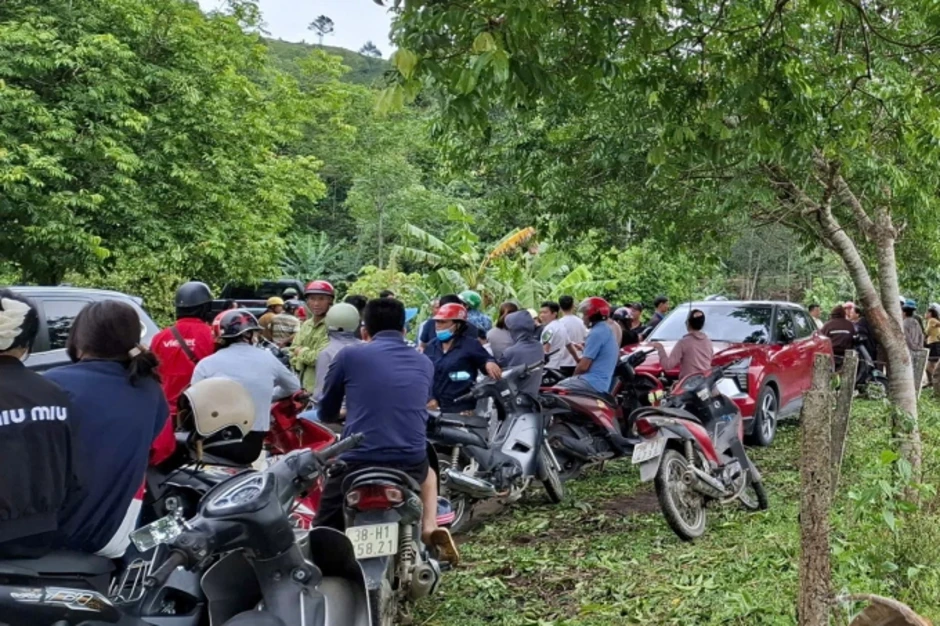 Chết trong bụi rậm sau khi sát hại người phụ nữ đơn thân Chết trong bụi rậm sau khi sát hại người phụ nữ đơn thân