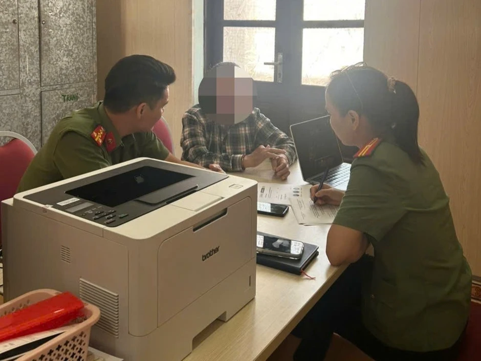 Chia sẻ bài viết xuyên tạc, sai sự thật, một người ở Hải Phòng bị phạt 12,5 triệu Chia sẻ bài viết xuyên tạc, sai sự thật, một người ở Hải Phòng bị phạt 12,5 triệu