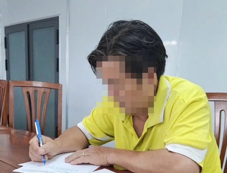 Chia sẻ thông tin sai sự thật, người đàn ông ở Cần Thơ bị phạt 7,5 triệu đồng Chia sẻ thông tin sai sự thật, người đàn ông ở Cần Thơ bị phạt 7,5 triệu đồng