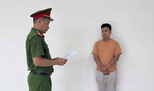 Chiếm đoạt tiền tỷ bằng chiêu lừa góp vốn mua tài sản ngân hàng thanh lý giá rẻ Chiếm đoạt tiền tỷ bằng chiêu lừa góp vốn mua tài sản ngân hàng thanh lý giá rẻ