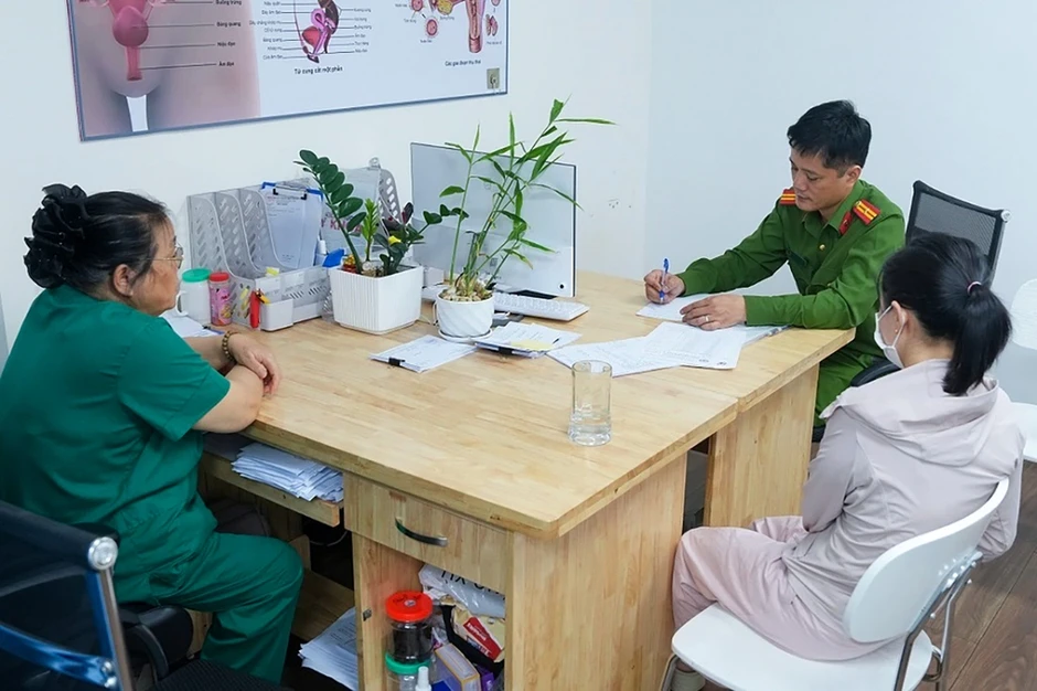 Chiêu moi tiền tại phòng khám 'bơm sữa đậu nành' lừa bệnh nhân Chiêu moi tiền tại phòng khám 'bơm sữa đậu nành' lừa bệnh nhân