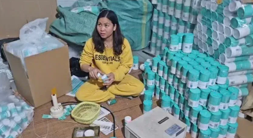 Chiêu trò sản xuất thuốc giả: Trộn tân dược, gắn mác “đông y gia truyền” để bán trên mạng Chiêu trò sản xuất thuốc giả: Trộn tân dược, gắn mác “đông y gia truyền” để bán trên mạng