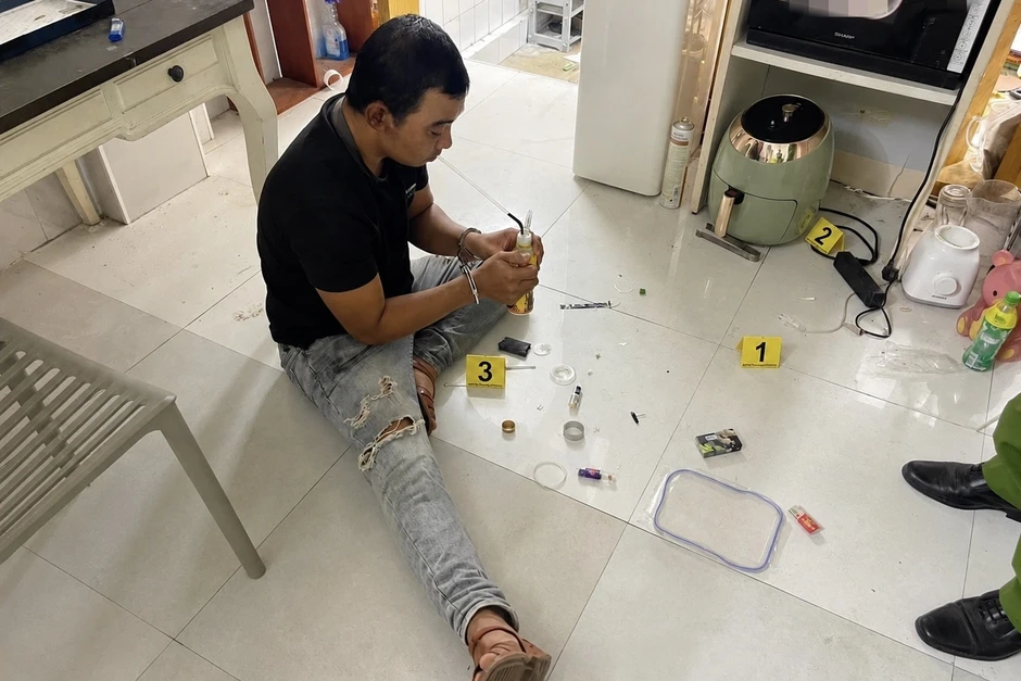 Chiêu trò tráo mẫu nước tiểu khi bị kiểm tra ma túy ở TPHCM Chiêu trò tráo mẫu nước tiểu khi bị kiểm tra ma túy ở TPHCM