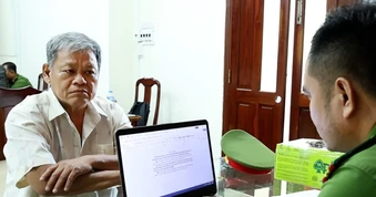 Cho thuê ao rồi sau quay lại nhận cá của mình để chiếm giữ, bắt đem bán