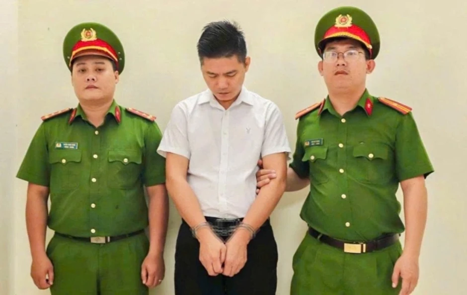 Chồng của giám đốc nhà hàng 'xẻ thịt tê tê Java' bị bắt Chồng của giám đốc nhà hàng 'xẻ thịt tê tê Java' bị bắt