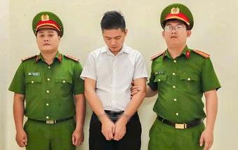 Chồng của giám đốc nhà hàng 'xẻ thịt tê tê Java' bị bắt