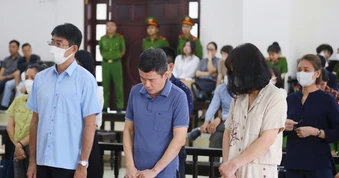Chồng cựu Cục trưởng Trần Việt Nga: ‘Bị cáo nhận tiền để bỏ qua sai phạm’