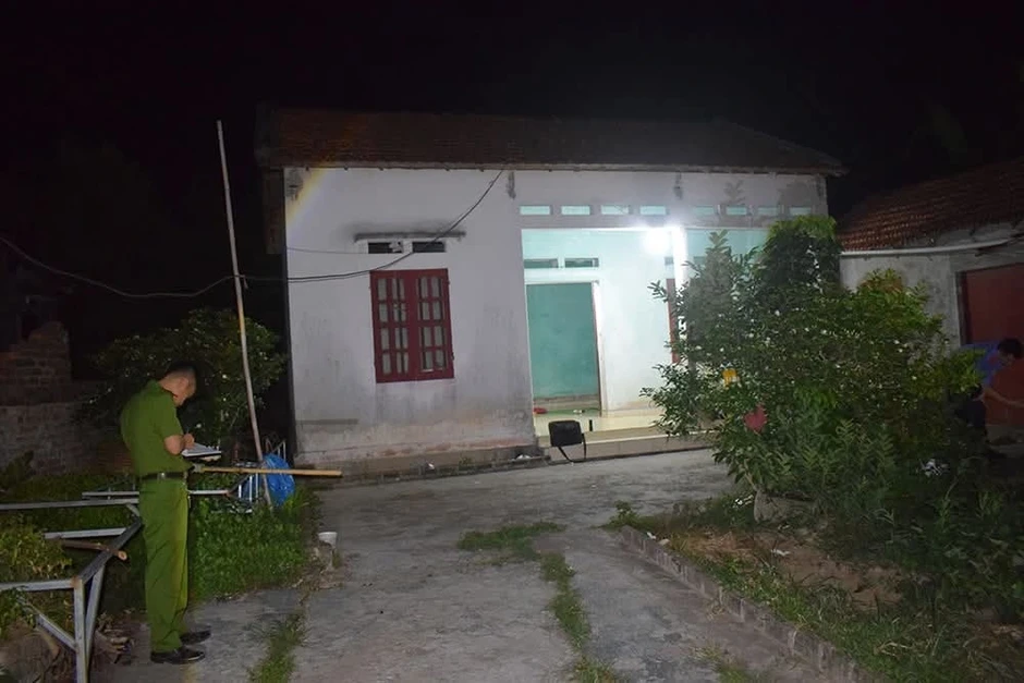 Chồng dùng dao tấn công vợ vì nghi vợ ngoại tình Chồng dùng dao tấn công vợ vì nghi vợ ngoại tình
