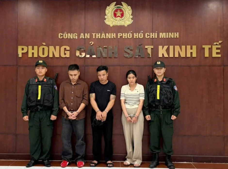 Chủ bar Revo có ma túy ở Vũng Tàu bị bắt vì trốn thuế Chủ bar Revo có ma túy ở Vũng Tàu bị bắt vì trốn thuế