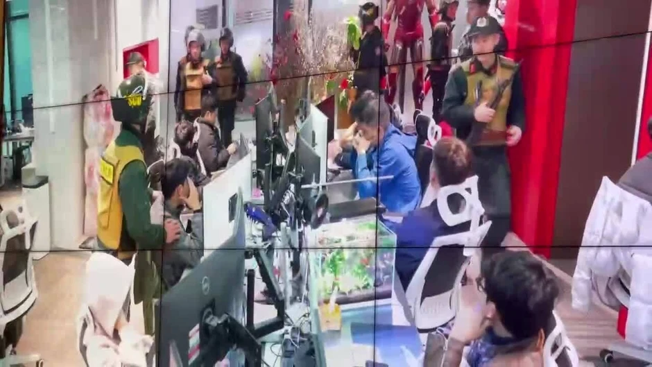 Chủ mưu và gần 20 bình luận viên 'có tiếng' của Xôi Lạc TV bị bắt Chủ mưu và gần 20 bình luận viên 'có tiếng' của Xôi Lạc TV bị bắt