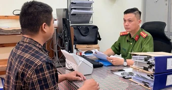 Chủ nhà sách mua bán gần 34.000 sách giả ở Đồng Nai bị bắt