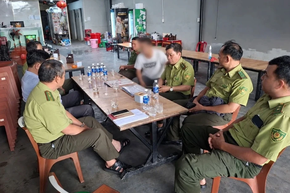 Chủ quán lên mạng mời khách đến thưởng thức thịt chim trời Chủ quán lên mạng mời khách đến thưởng thức thịt chim trời