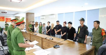 Chủ quán và 6 nhân viên cùng vướng vòng lao lý vì bán khí cười
