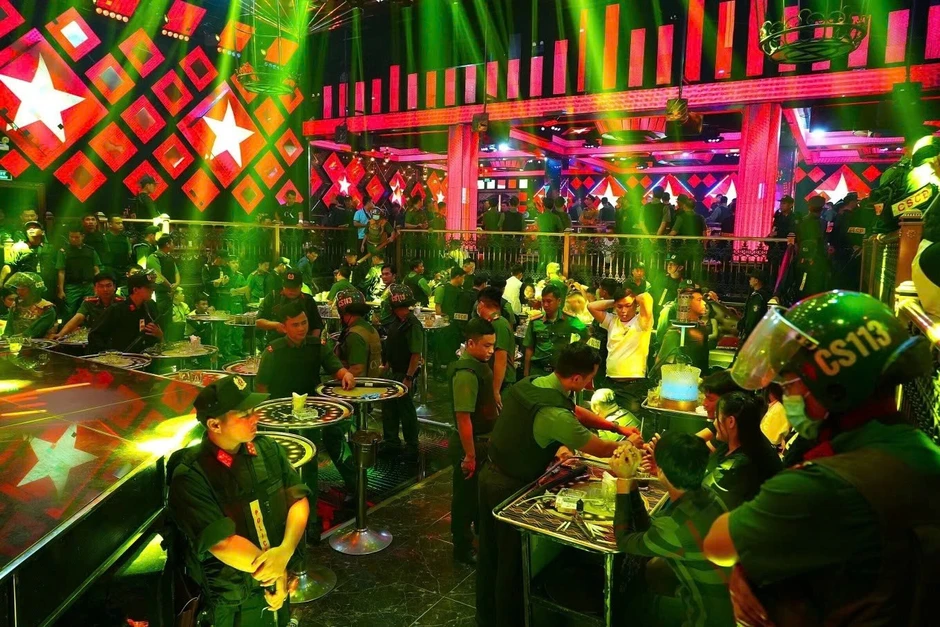 Chủ quán và nhóm nhân viên bar Paris Night Club bị cáo buộc tiếp tay cho khách sử dụng ma túy Chủ quán và nhóm nhân viên bar Paris Night Club bị cáo buộc tiếp tay cho khách sử dụng ma túy