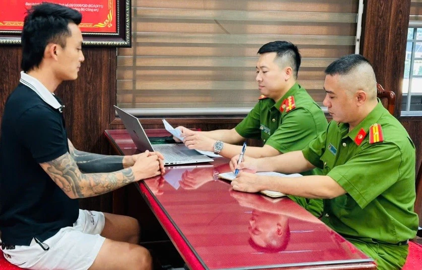 Chủ tài khoản Tiktok ‘Minh Sầm Sơn’ bị bắt Chủ tài khoản Tiktok ‘Minh Sầm Sơn’ bị bắt