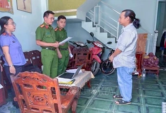 Chủ tiệm giày dép ở Cần Thơ bị khởi tố vì bán hơn 1.500 sản phẩm giả mạo nhãn hiệu