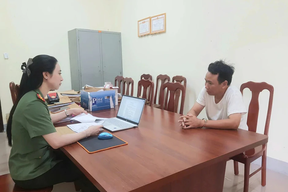 Chủ tiệm photocopy làm giả hơn 1.000 tài liệu Chủ tiệm photocopy làm giả hơn 1.000 tài liệu