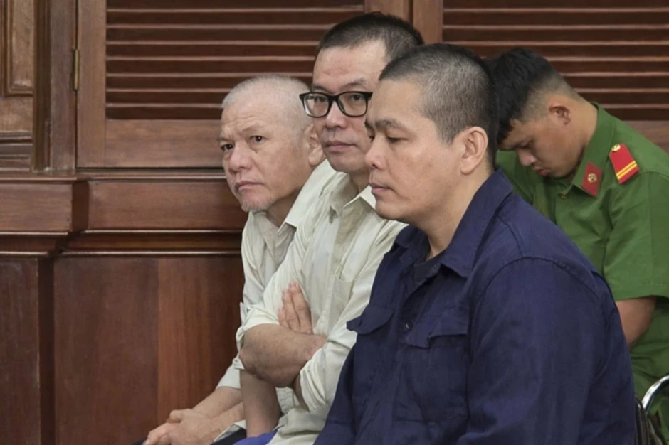 Chủ tiệm vàng ra tòa vì điều hành mạng lưới chuyển hơn 2.000 tỷ đồng kiểu 'ngân hàng ngầm' Chủ tiệm vàng ra tòa vì điều hành mạng lưới chuyển hơn 2.000 tỷ đồng kiểu 'ngân hàng ngầm'