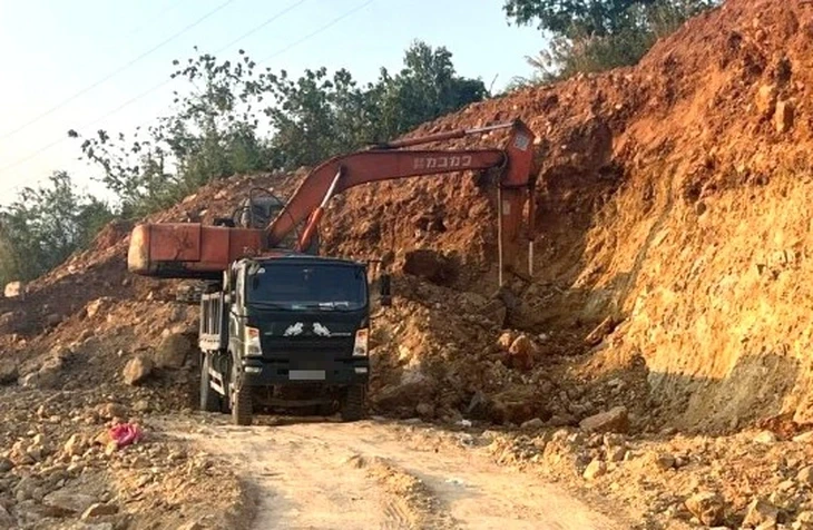 Chưa có hợp đồng thuê đất nhưng vẫn khai thác khoáng sản Chưa có hợp đồng thuê đất nhưng vẫn khai thác khoáng sản