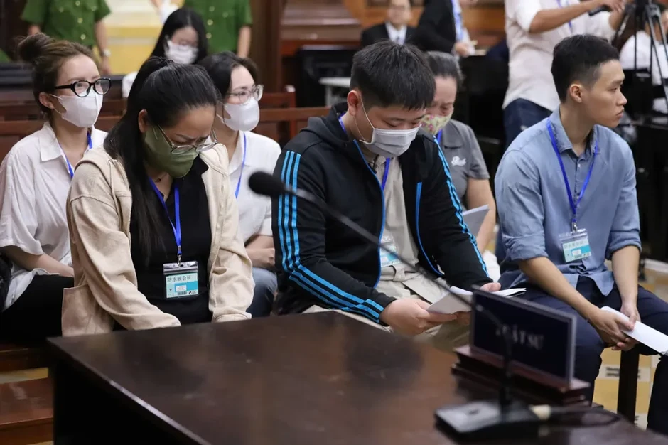 Chuyên án VN10: Nhiều trường hợp mẹ con hầu tòa Chuyên án VN10: Nhiều trường hợp mẹ con hầu tòa