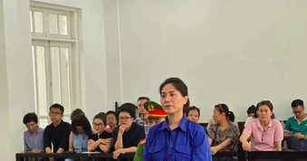 Chuyển địa điểm xét xử nữ giám đốc show 'về đây bốn cánh chim trời'