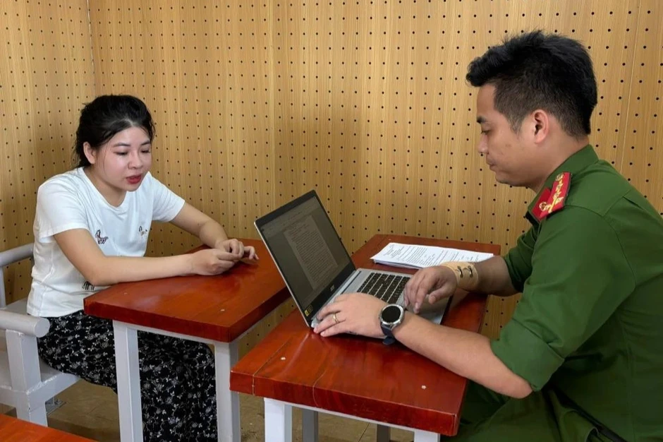 Cô gái 27 tuổi lập đường dây rửa tiền cho sòng bạc ở Campuchia Cô gái 27 tuổi lập đường dây rửa tiền cho sòng bạc ở Campuchia
