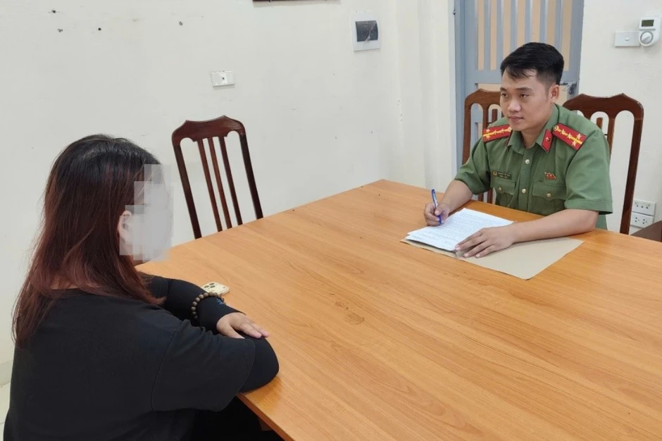 Cô gái bị phạt 12,5 triệu đồng vì xúc phạm người khác trên Facebook Cô gái bị phạt 12,5 triệu đồng vì xúc phạm người khác trên Facebook