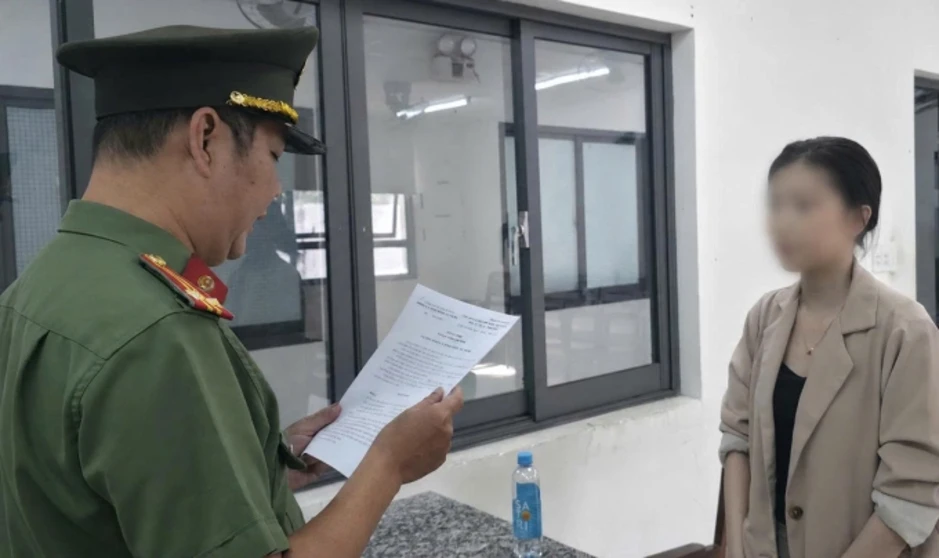 Cô gái thuê người thi hộ tiếng Anh để hoàn tất bằng thạc sĩ Cô gái thuê người thi hộ tiếng Anh để hoàn tất bằng thạc sĩ