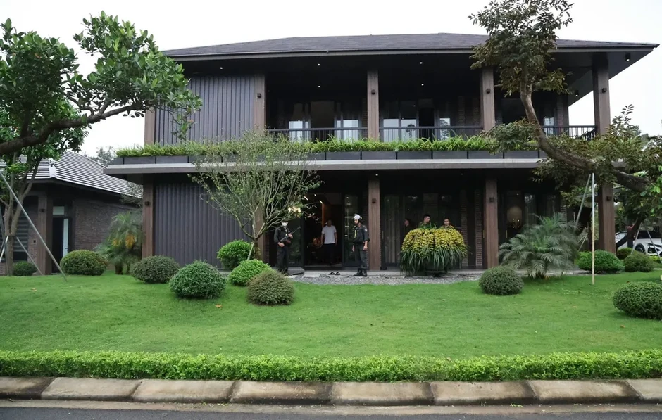 Cơ quan công an khám xét các địa điểm trong chuyên án lớn ở tỉnh Phú Thọ Cơ quan công an khám xét các địa điểm trong chuyên án lớn ở tỉnh Phú Thọ