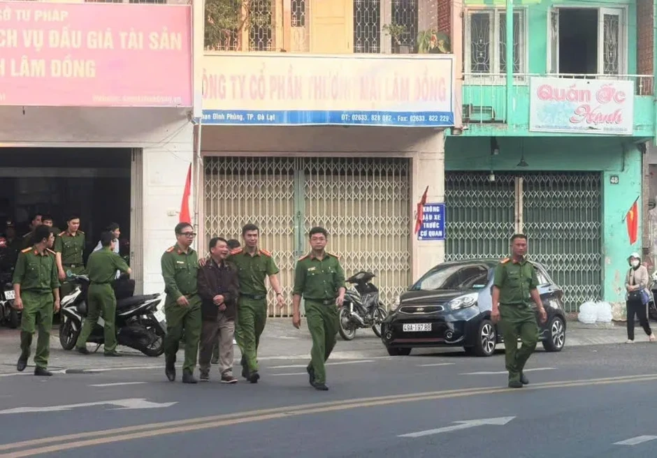 Cơ quan công an làm việc với Giám đốc Trung tâm Dịch vụ đấu giá Lâm Đồng