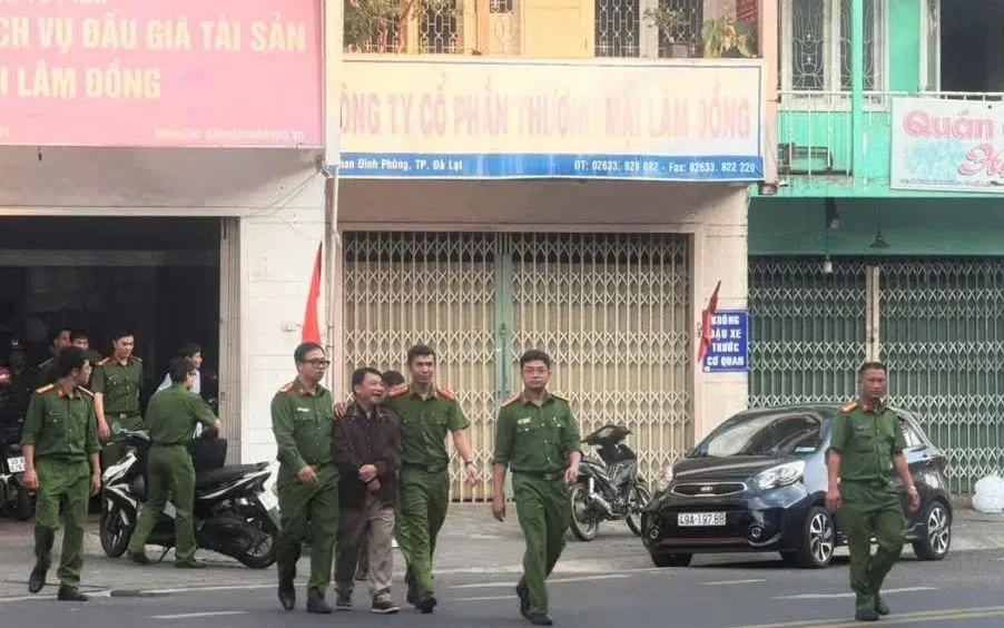 Cơ quan công an làm việc với Giám đốc Trung tâm Dịch vụ đấu giá Lâm Đồng