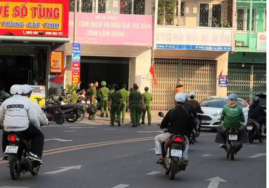 Cơ quan công an làm việc với Giám đốc Trung tâm Dịch vụ đấu giá Lâm Đồng