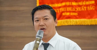 Có thẩm phán đến chung cư cao cấp tống đạt văn bản tố tụng nhưng không được vào